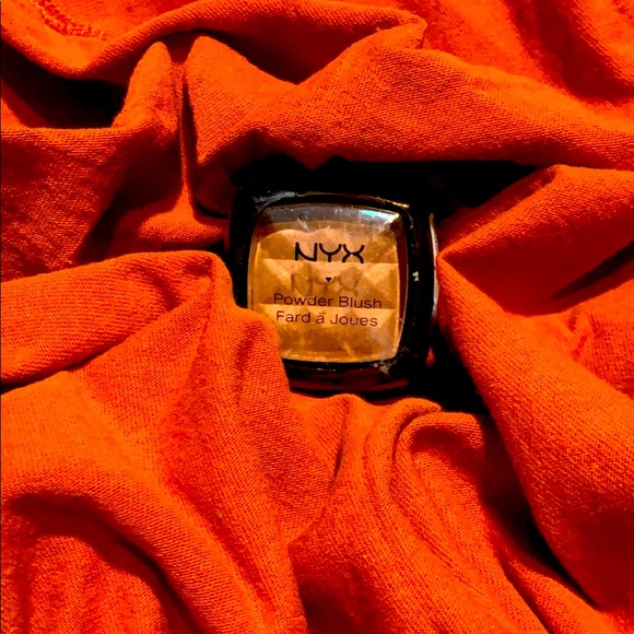 Makeup - Picture 3 of 5